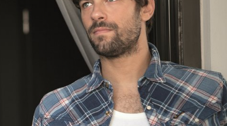 Αποστόλης Τότσικας: Το παιχνίδι με τα δίδυμα και η φωτογραφία που "έλιωσε" το instagram!