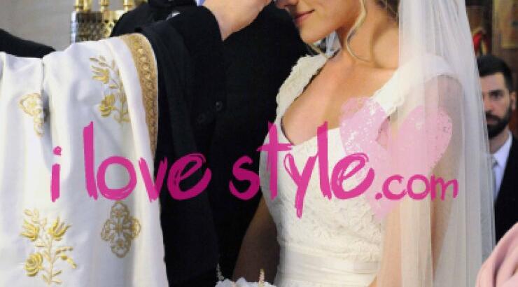 Αλίκη Χρυσοχού - Αλέξης Λεωνίδου: Ανέβηκαν τα σκαλιά της εκκλησίας