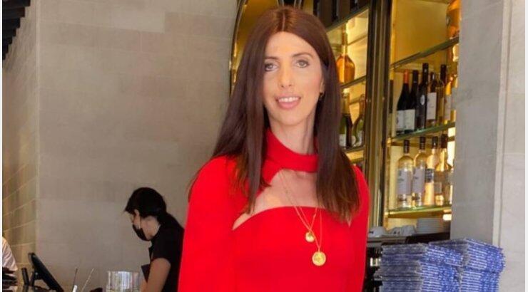 Αργυρώ Ροτσίδου: Έγινε νονά και επέλεξε mini φόρεμα στο χρώμα της άνοιξης