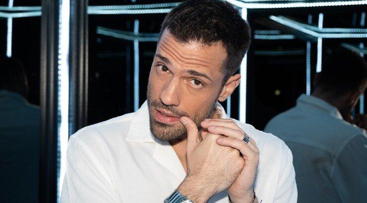 Ο Τσουρούλλης χόρεψε ζεϊμπέκικο και η Αριστοτέλους έσπασε πιάτα στην εμφάνιση του Αργυρού στην Πάφο 