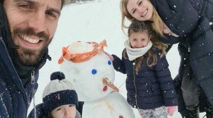 Χριστιάνα Αριστοτέλους: Ξετρελαμένα τα παιδάκια της με τη χιονόπτωση στον Στρόβολο! [βίντεο]