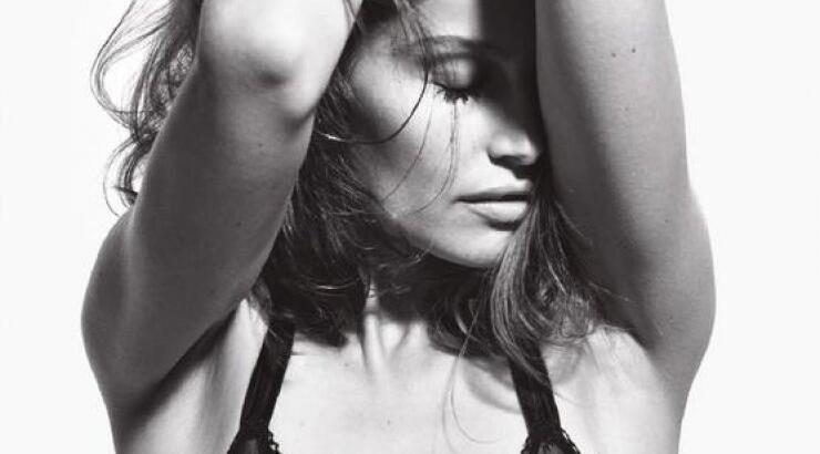 Λετίσια Κάστα: Σούπερ σέξι φωτογράφηση [εικόνες]