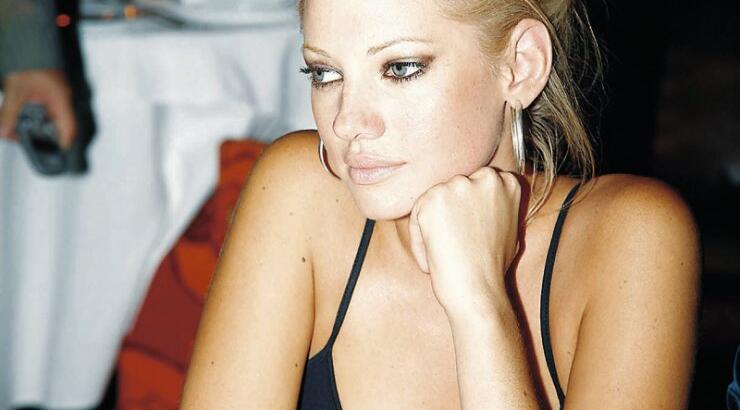 Τζούλια Αλεξανδράτου: Δείτε πως εμφανίστηκε σε club