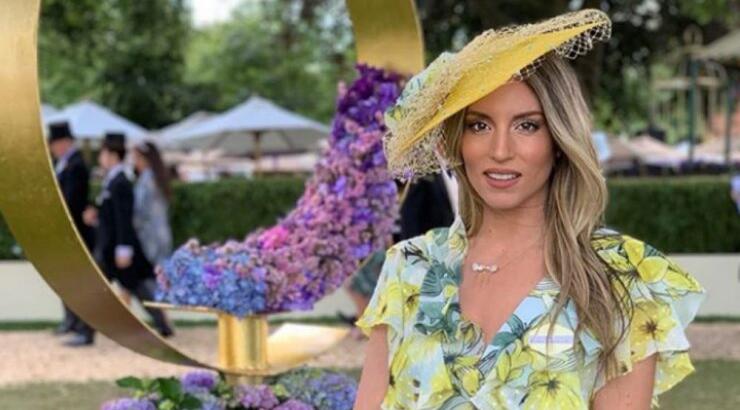 Αθηνά Οικονομάκου: Μας έδειξε καρέ καρέ τη συνάντηση με τη Βασίλισσα Ελισάβετ! [εικόνες & βίντεο]