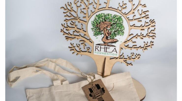Οι οικολογικές τσάντες του Αντώνη Πισσαρίδη ενισχύουν το Rhea Foundation