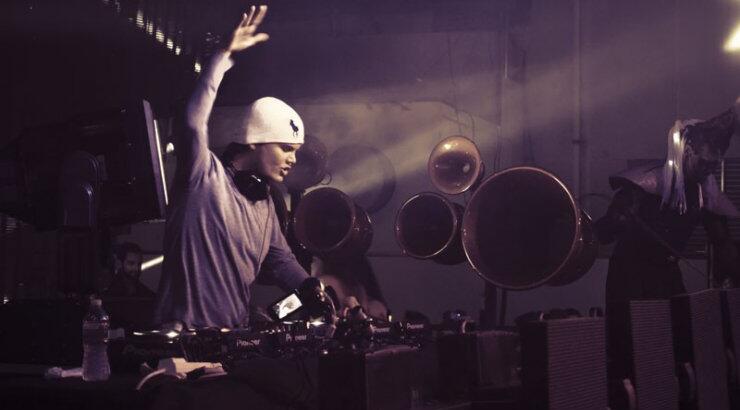 O Super fm παρουσίαζει τον super star Avicii