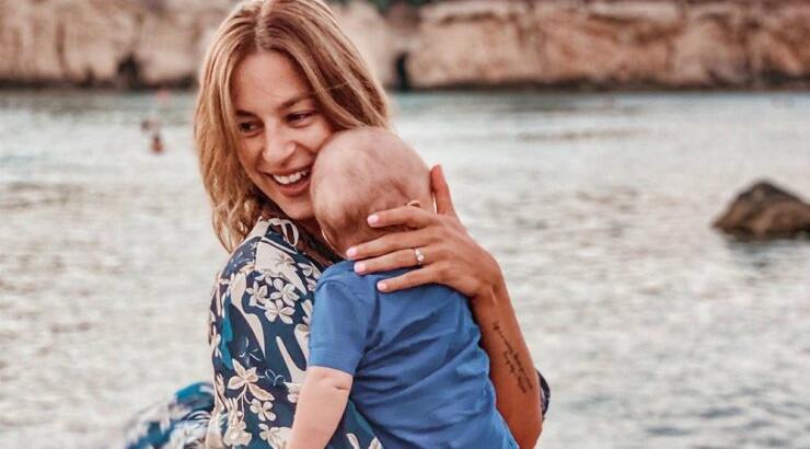 Κωνσταντίνα Ευριπίδου: Με αυτό το προϊόν έχει πάντα φρέσκο και λαμπερό πρόσωπο ακόμη κι αν δεν κοιμάται τα βράδια