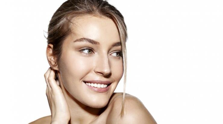 Νέα σειρά περιποίησης προσώπου για προστασία και αναγέννηση της επιδερμίδας