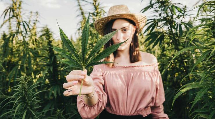 Κάνναβη: Το νέο hot συστατικό στην περιποίηση της επιδερμίδας