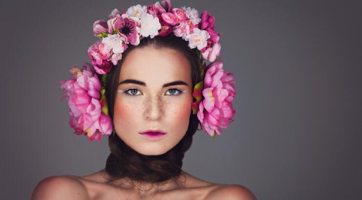 5 τάσεις στο μακιγιάζ που θα βλέπεις παντού την Άνοιξη/Καλοκαίρι 2023