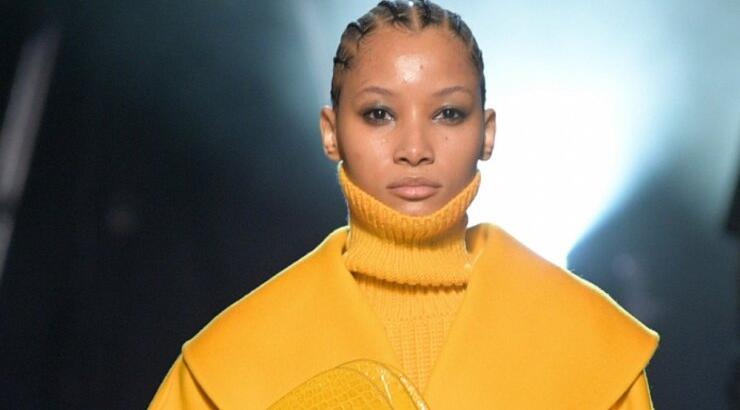 Λεπτά φρύδια: Η τάση των 90s επιστρέφει και πάλι