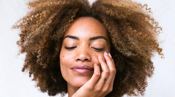 Περιποίηση στα μαλλιά μας και τις γιορτινές μέρες!