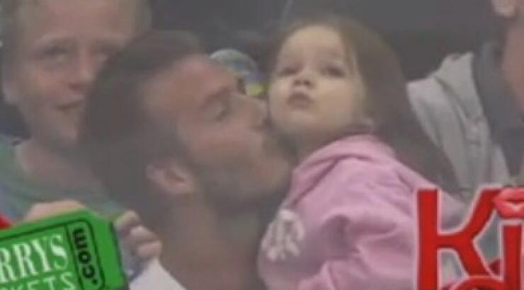 David Beckham: Το τρυφερό φιλί στην Harper για χάρη της KissCam