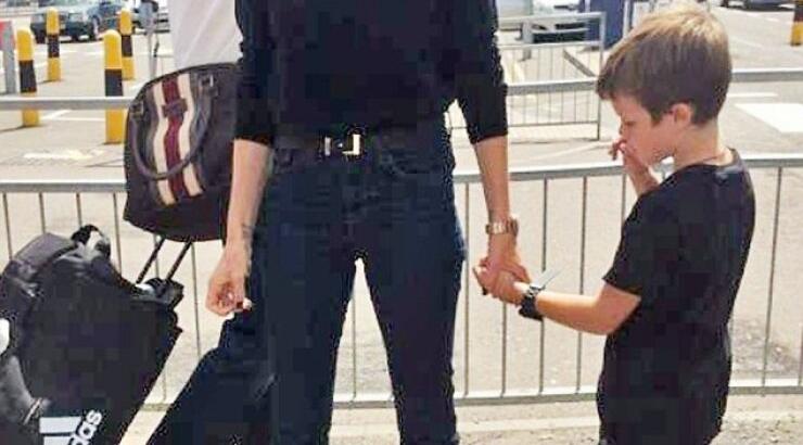 H Victoria Beckham σκελετωμένη