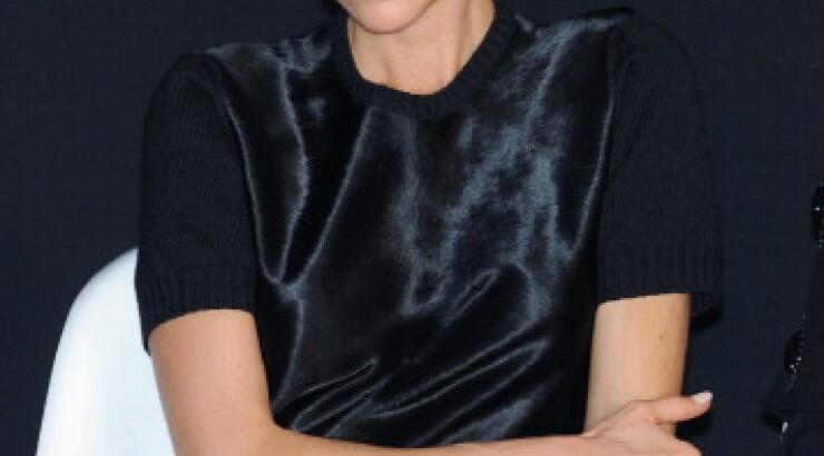 Victoria Beckham: «Μου αρέσει να γδύνομαι μπροστά στην ομάδα μου όταν σχεδιάζω ρούχα»