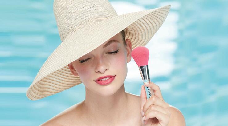 ΜΙΚΡΟΙ ΘΗΣΑΥΡΟΙ. ΜΕΓΑΛΕΣ ΧΑΡΕΣ. 