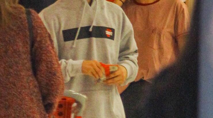 Επιβεβαιώθηκε ο νέος έρωτας του Justin Bieber [εικόνες]