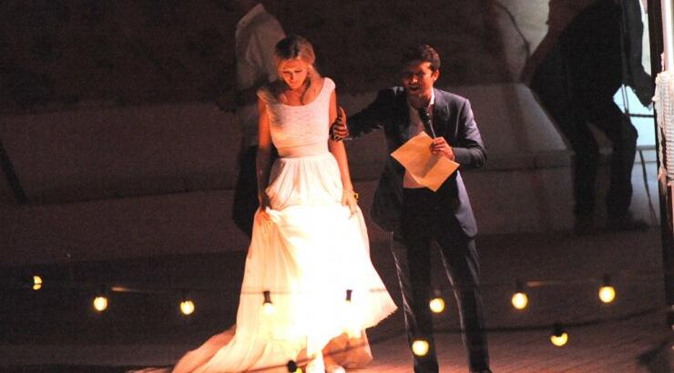 Διάσημος τραγουδιστής ανέβηκε τα σκαλιά της εκκλησίας [εικόνες]