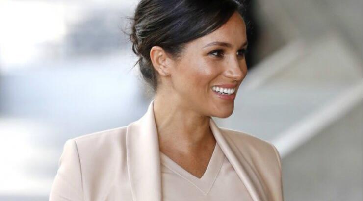 H ανοιξιάτικη σεζόν έχει blush απόχρωση