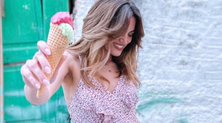 Τα packing tips της Μαίρης Συνατσάκη για τη βαλίτσα των διακοπών! [βίντεο]