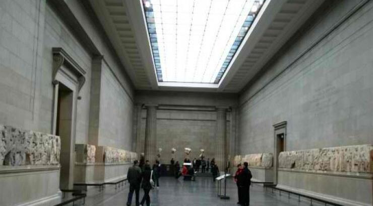 Αυτοί είναι οι μαθητές που ύψωσαν ελληνική σημαία στο Βρετανικό Μουσείο