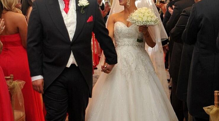 Ο γάμος των ρεκόρ: Παντρεύτηκαν με 130 παράνυφους και 103 συνοδούς γαμπρού [εικόνες]