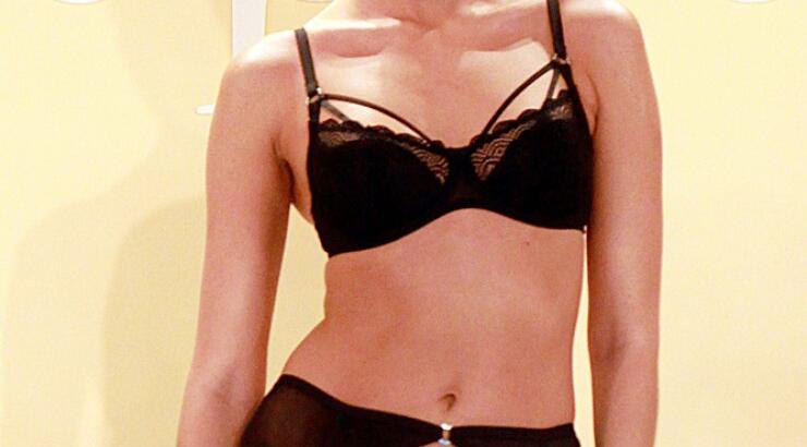 Η Britney Spears μας δείχνει τα εσώρουχα της [εικόνες]