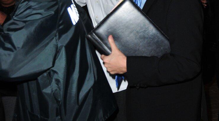 Δείτε τον Chris Brown να βγαίνει από το δικαστήριο!!!