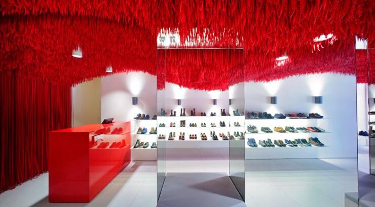 Κορδόνια στην οροφή!