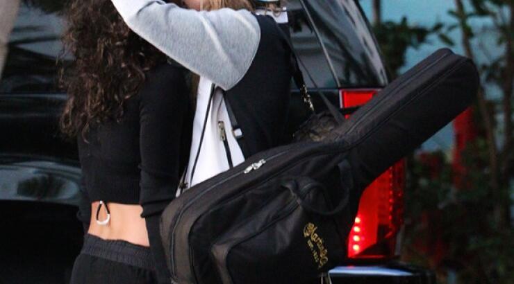 Cara Delevingne: Συνεχίζει τα φιλιά με την κολλητή της [εικόνες]