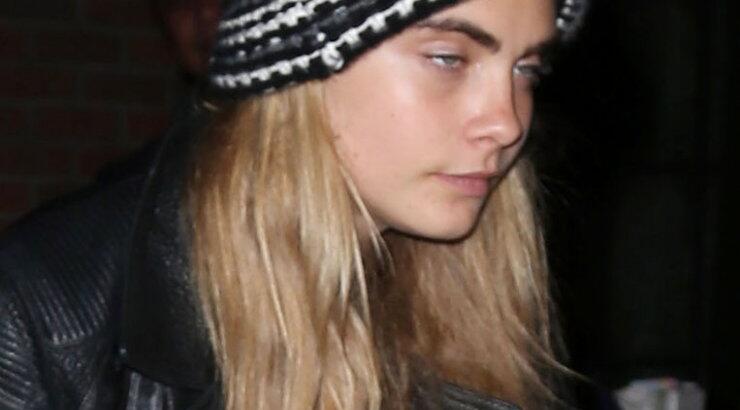 H Cara Delevigne βαριέται αφόρητα και το δείχνει [εικόνες]