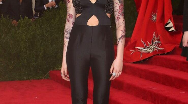 Cara Delevingne: Γιατί της πήρε 11 ώρες να ετοιμαστεί για το Met Ball 