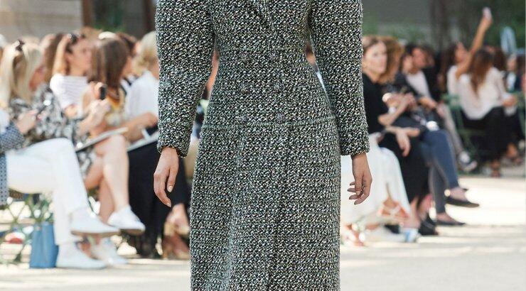 Chanel Haute Couture AW17: το μαγευτικό σόου κάτω από τον πύργο του Άιφελ και η βράβευση του Karl Lagerfeld