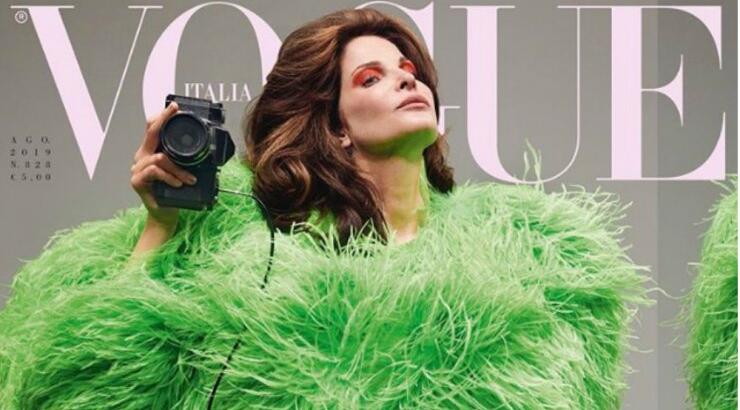 Claudia Schiffer: Φωτογράφισε μόνη της τον εαυτό της για το εξώφυλλο της ιταλικής Vogue