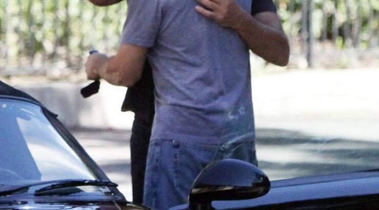 George Clooney: Στενές αγκαλιές με φίλο του!