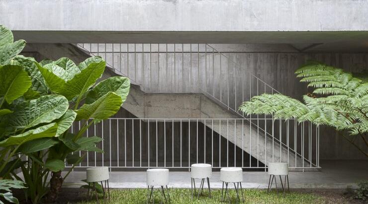 Τσιμεντένια σκαμπό