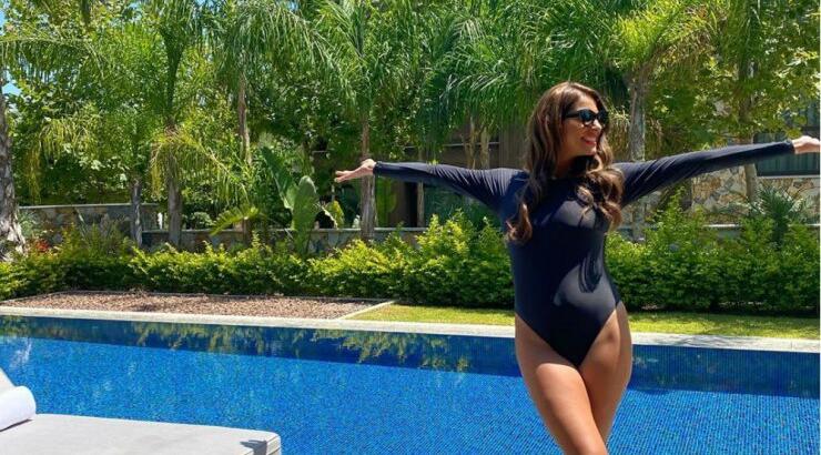 Κωνσταντίνα Ευριπίδου: Οι καλοκαιρινές εικόνες με τα παιδιά της στην παραλία που μας ενθουσίασαν 