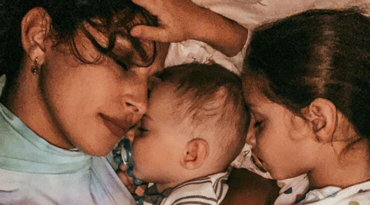 Κωνσταντίνα Ευριπίδου: Η μικρή Αριάδνη ντύθηκε Αγιοβασιλίτσα και είναι μία γλύκα! [εικόνα]