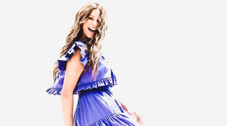 Κωνσταντίνα Ευριπίδου: Μας δείχνει οκτώ διαφορετικά looks με βασικά κομμάτια της γκαρνταρόμπας μας