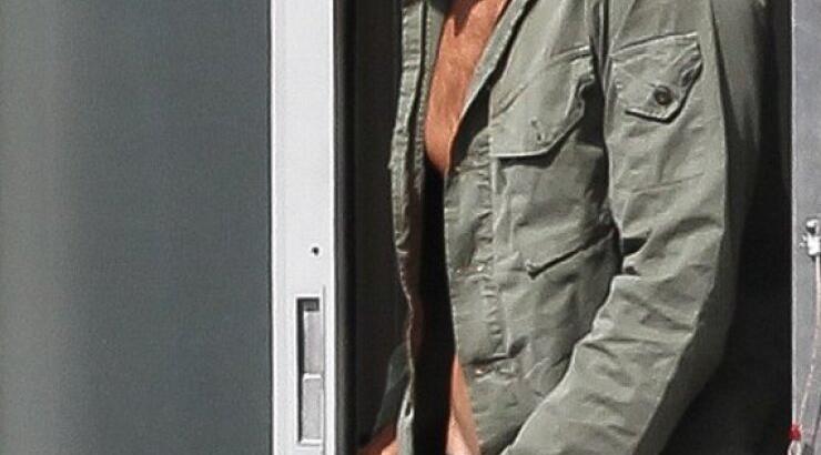 Αυτός που θέλουν οι γυναίκες κυκλοφορεί με… ροζ ρόλεϊ!