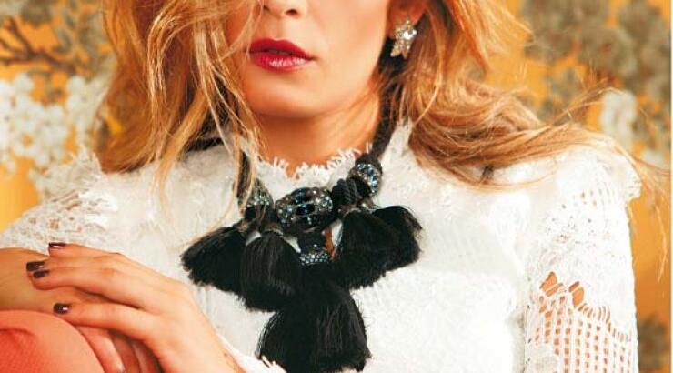 Άννα Φάκα: "Ακόμη δεν έχω συνειδητοποιήσει τη μεγάλη ανταπόκριση που έχουν οι δημιουργίες μου"