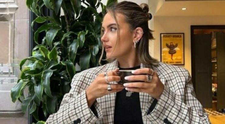 Sparkly stars: Η νέα τάση στο σχέδιο νυχιών που θα θέλεις να κάνεις τις γιορτές