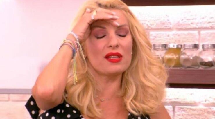 Ελένη Μενεγάκη: Η κατσάδα της μαμά της και η αποκάλυψη γιατί απουσιάζει από τη στήλη μαγειρικής! [βίντεο]