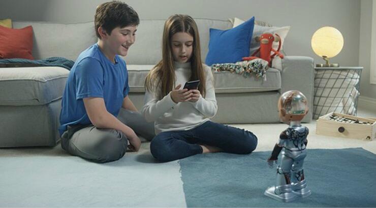 Η Sophia, το ρομπότ, απέκτησε μικρή αδελφή