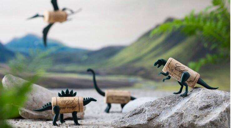 Δεινόσαυροι από φελλό είναι η νέα πρόταση της Monkey Business