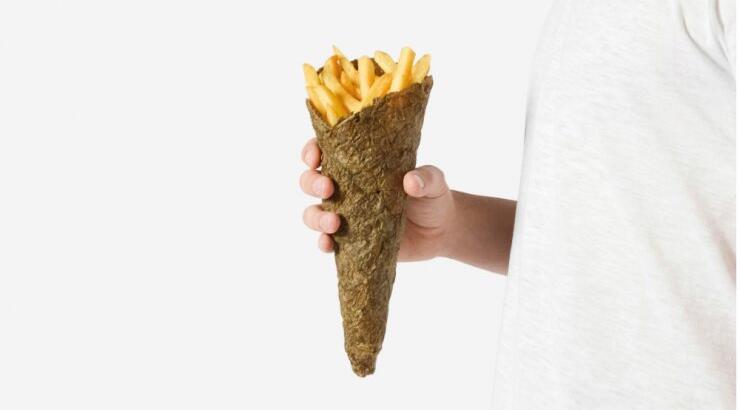 Οικολογικό χωνάκι για τηγανιτές πατάτες φτιαγμένο από την φλούδα τους