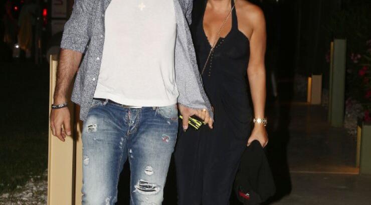 Μαστροκώστα: “Είμαι ερωτευμένη με τον Τραϊανό, τον κοιτάω και λιώνω” - Tο τρυφερό φιλί