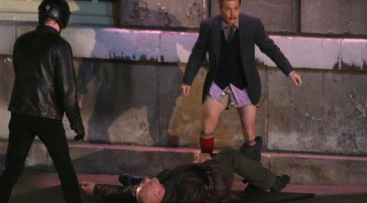 Δείτε τον Johnny Depp με κατεβασμένο το παντελόνι 