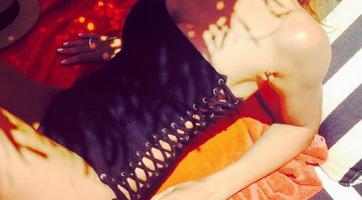 Επώνυμη Κύπρια με μαγιό στη Μύκονο!