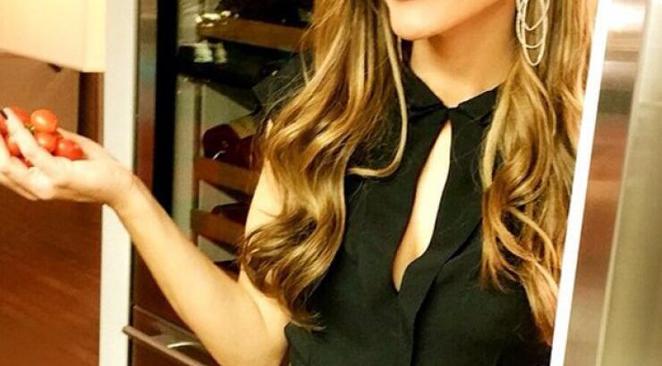 Δέσποινα Βανδή: Εκπλήσσει με σέξι πόζες σε αισθησιακή φωτογράφηση [εικόνες]